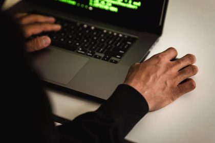 arrestato compra droga online
