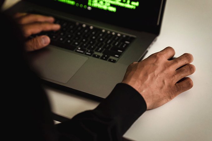 arrestato compra droga online