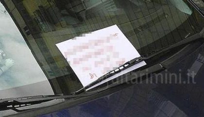 messaggi sul parabrezza