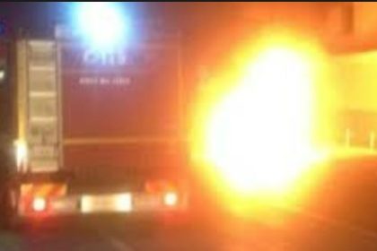 auto date alle fiamme