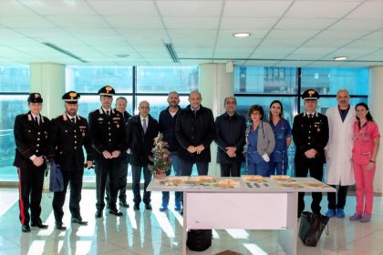 carabinieri al reparto di oncologia pediatrica