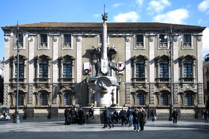 Tutti contro tutti nel C.destra, l'incognita Lombardo