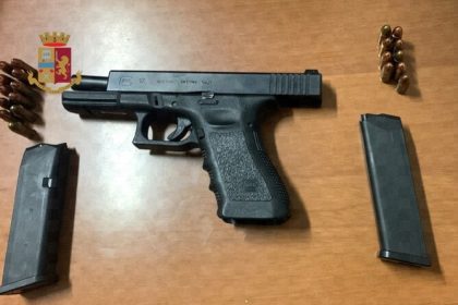 In casa mezzo chilo di coca e pistola, arrestato.
