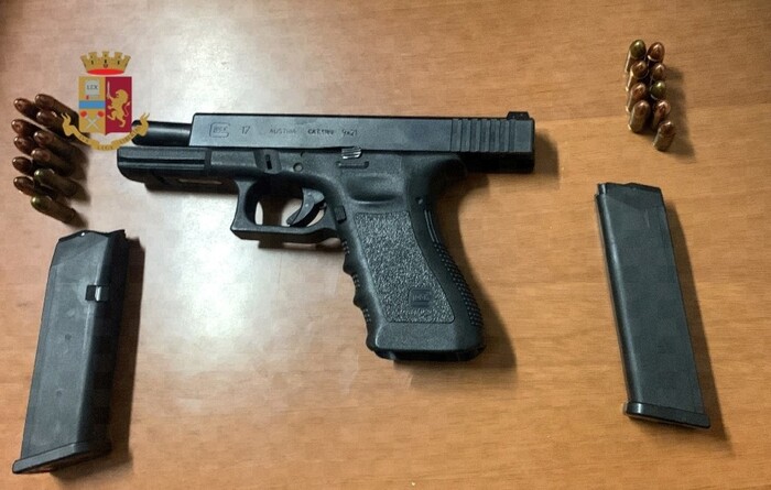 In casa mezzo chilo di coca e pistola, arrestato.