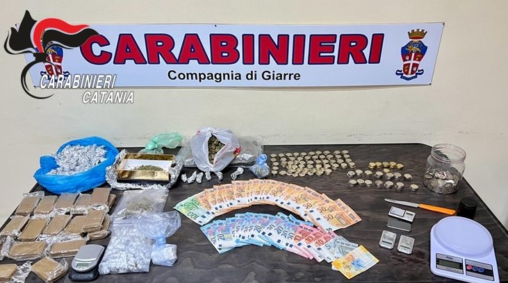 Giarre (CT). Gestiva in casa un minimarket della droga: arrestato