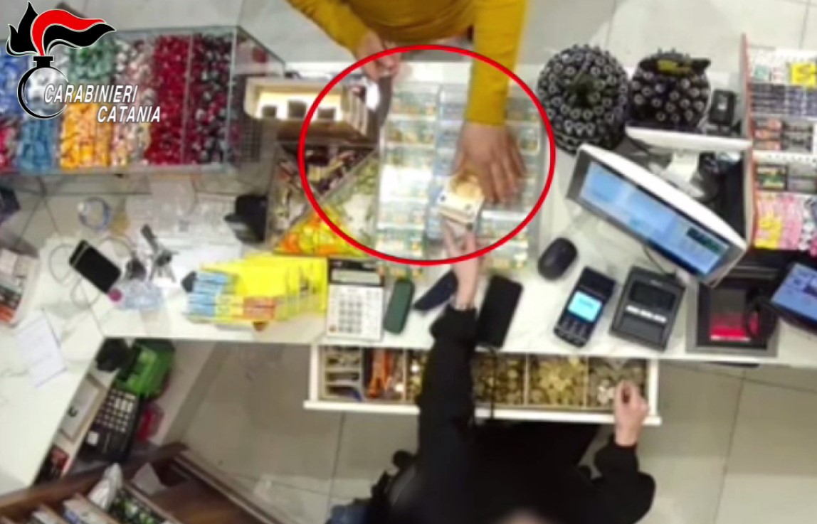 Ramacca . Rapina una tabaccheria: riconosciuto ed arrestato