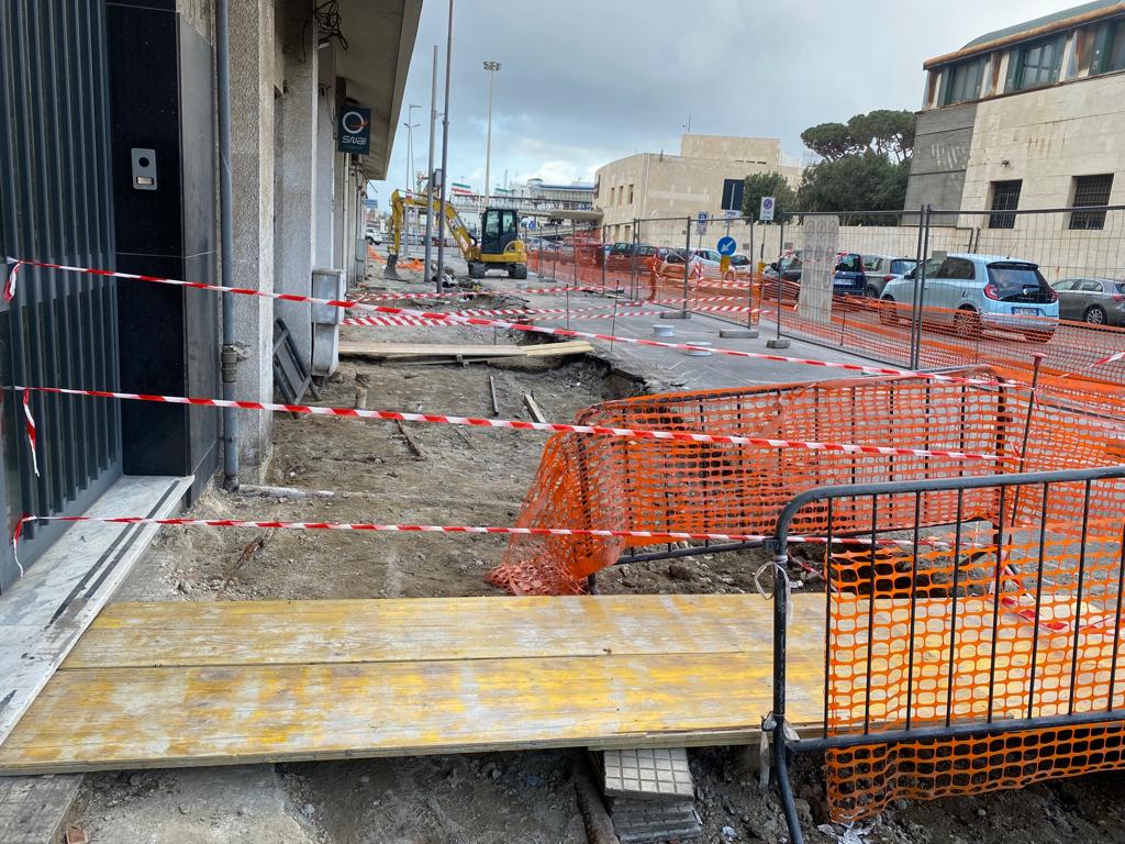 Campo delle Vettovaglie. Assenza di sicurezza per transito e attraversamento dei pedoni