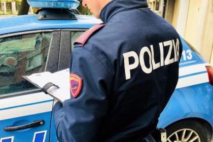 Acireale. Aggredisce poliziotto , bloccato con il taser
