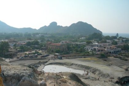 Vulcano. Sequestro pozza dei fanghi. Negato permesso a costruire nell'area termale