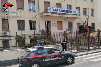 Dal divieto di avvicinamento agli arresti domiciliari.