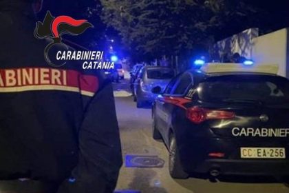 Riposto . Vendeva pescato e crostacei abusivamente al mercato ittico