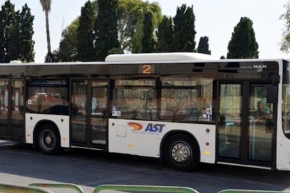 Trasporto: caos Ast, flash mob del Pd a Pedara.