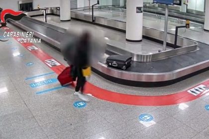 Aeroporto Catania Fontanarossa. Scoperto e denunciato un ladro di bagagli