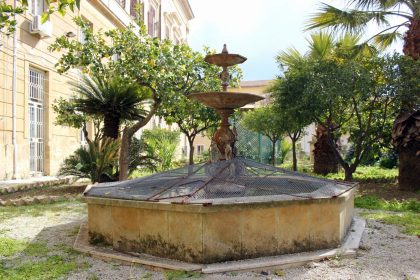 fontana in ghisa prefettura caltanissetta