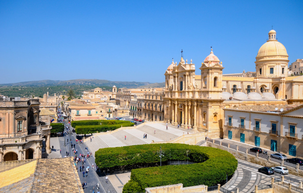 flora, fauna & cemento in mostra a noto