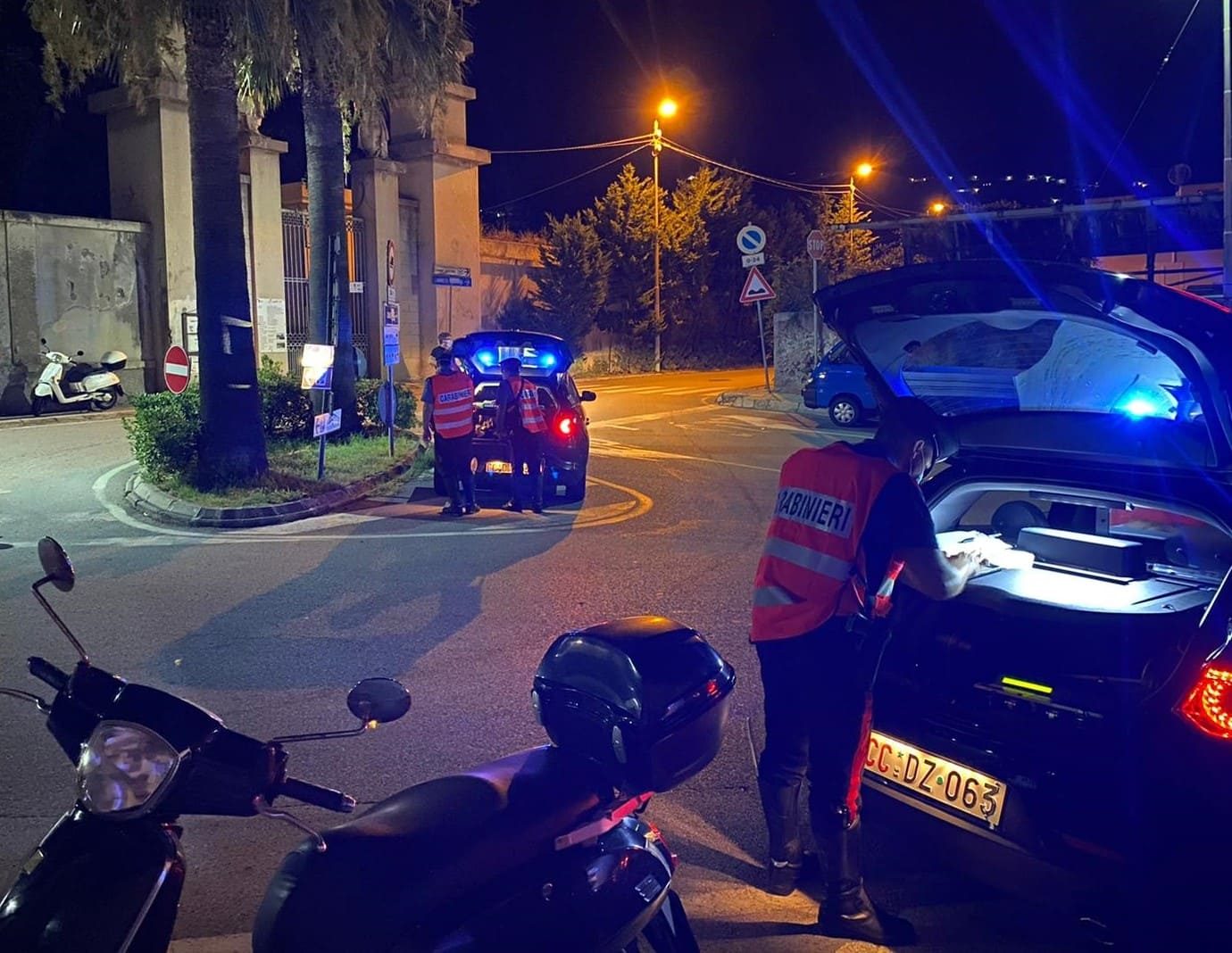 Panarea. Rissa notturna in pieno centro. 5 i denunciati