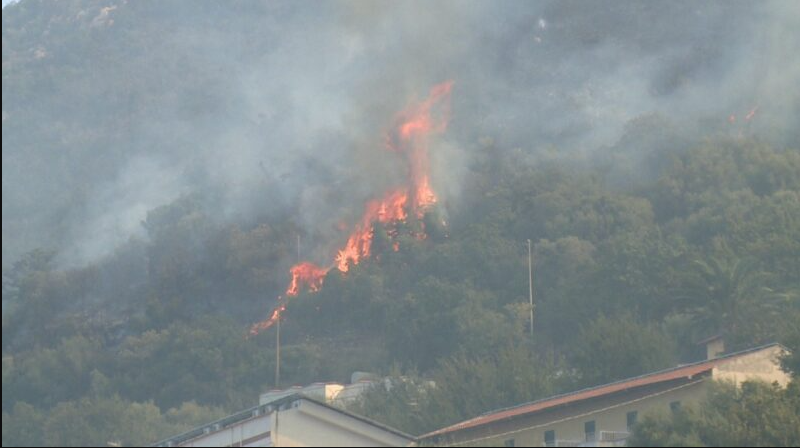 Le notti di fuoco in provincia di Messina