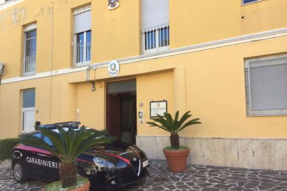 Patti. Auto danneggiata e incendiata. Arrestato 63enne