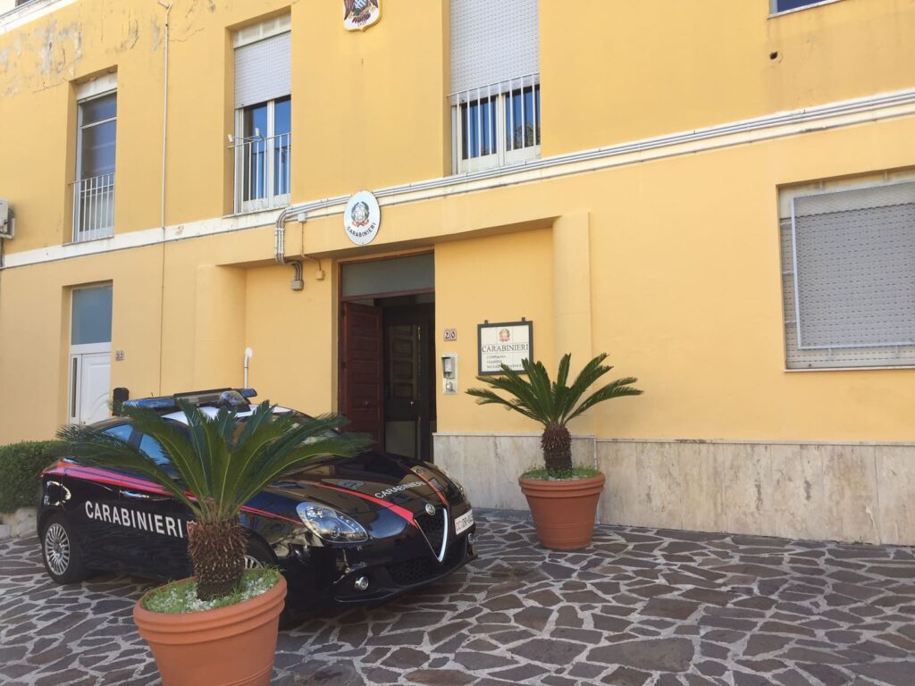 Patti. Auto danneggiata e incendiata. Arrestato 63enne