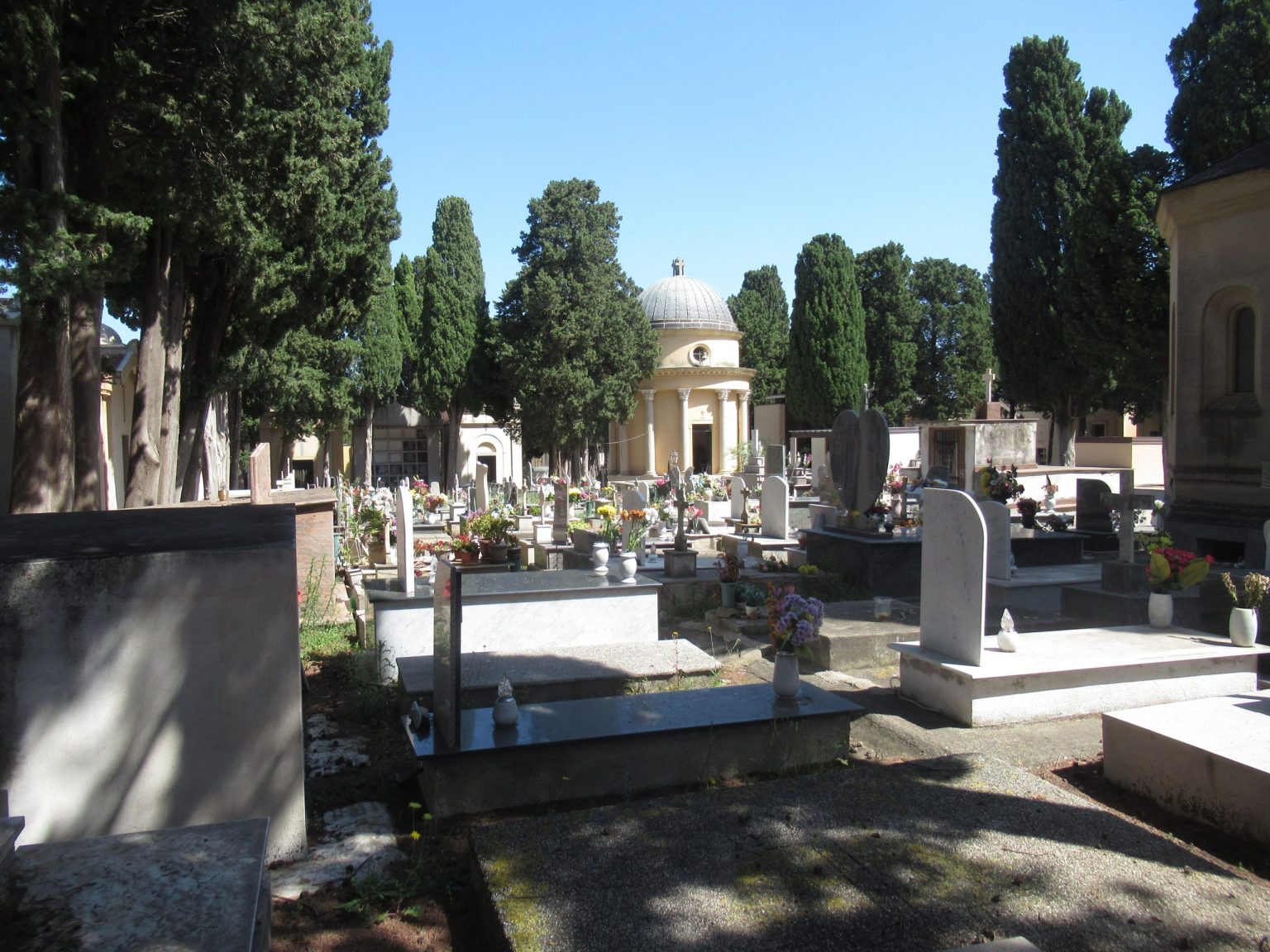 Sant’Agata Militello. Furto al cimitero : polizia indaga