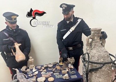 Messina 26enne denunciato: nasconde in casa reperti del 400 a.C