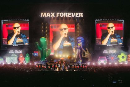Max Pezzali infiamma lo Stadio Scoglio: con un tuffo nel passato
