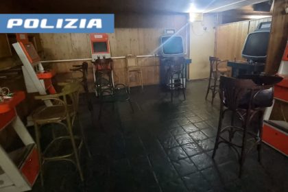 Catania, scoperta sala giochi illegale in un circolo privato: sequestrate 12 apparecchiature