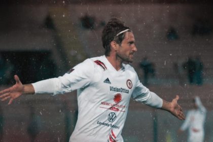 Messina-Foggia: Giallorossi Travolti in Casa, Finisce 0-3