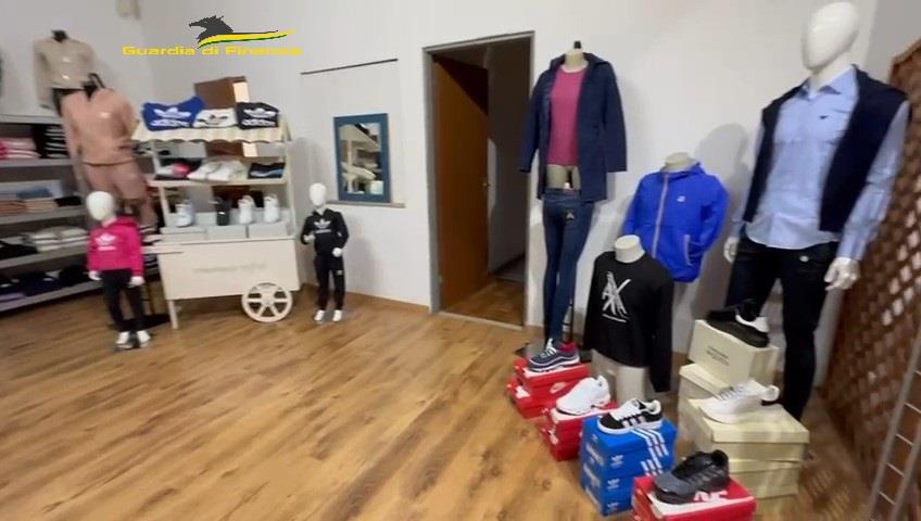 boutique di merce contraffatta