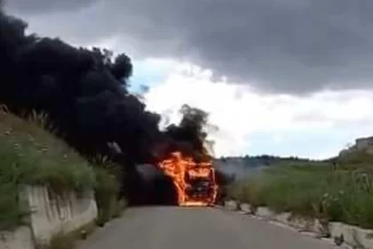 casteltermini fiamme pullman