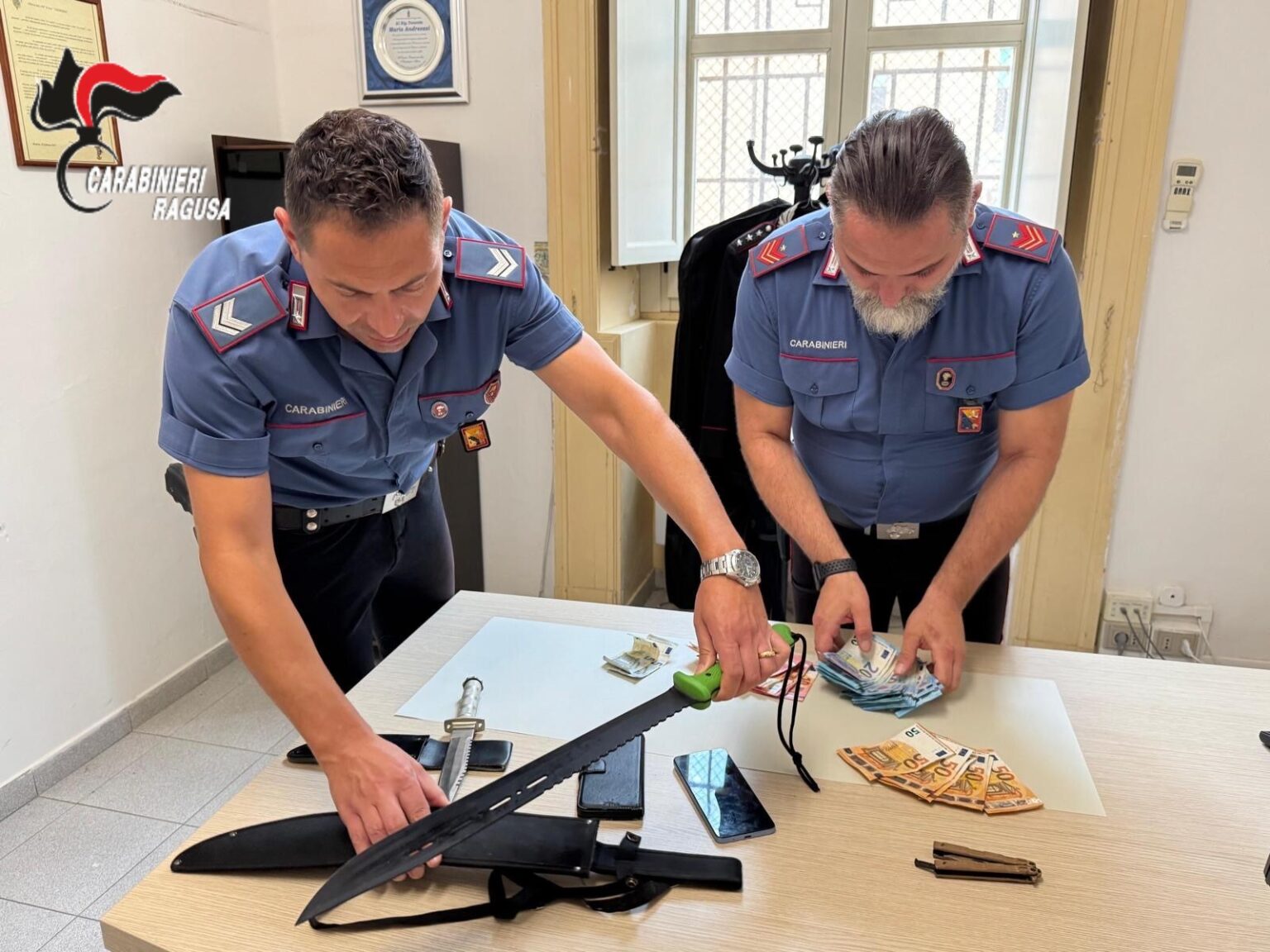 carabinieri ragusa machete