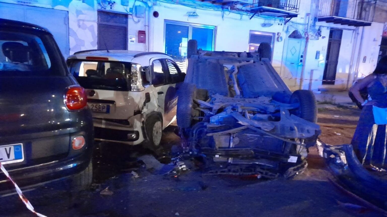 auto si ribalta a sant'erasmo