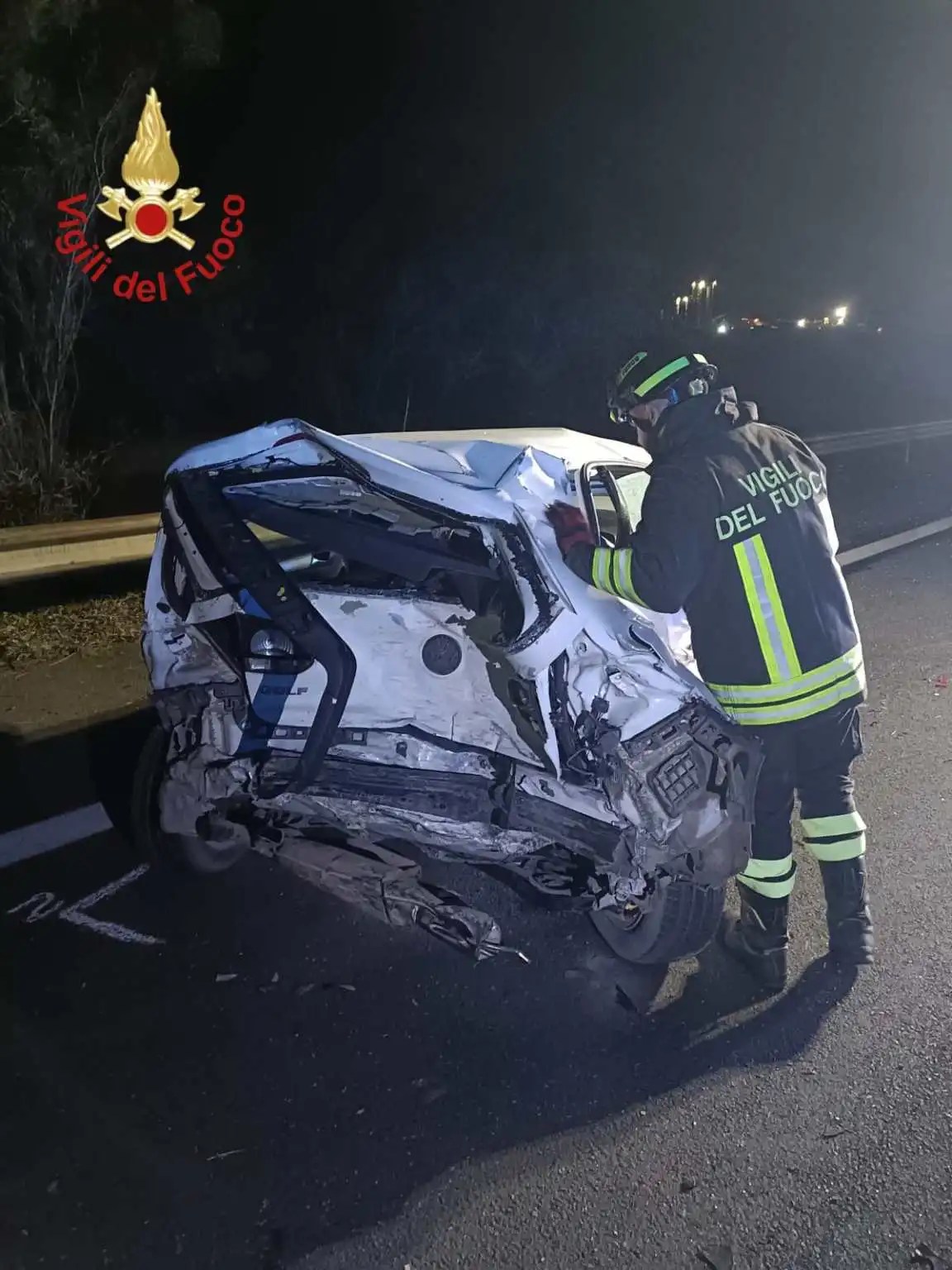 a19 scontro tra auto e furgoncino